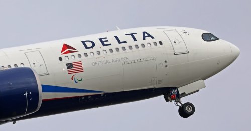 Major U.S. Airport Reports 400 Delayed Flights