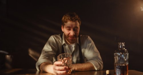 How to Master the Art of Going to a Bar Alone