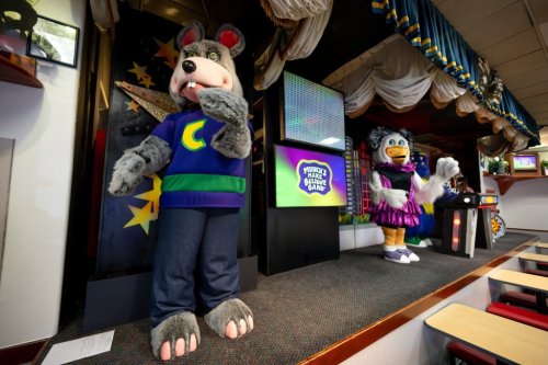 Only one Chuck E. Cheese animatronic band will remain, and it’s not in San Jose