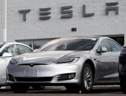 Lawsuit: Tesla autopilot feature accelerated on its own, causing crash