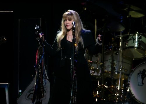 Stevie Nicks postpones San Francisco, Sacramento concert tour dates