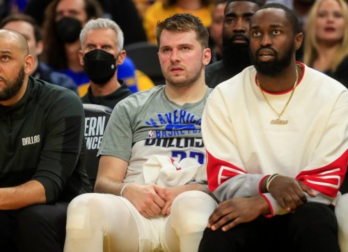 Sleepless Dončić vomited after Game 1, dealing with shoulder issue for Game 2 vs. Warriors