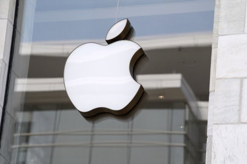 Apple to boost pay for US workers as inflation bites