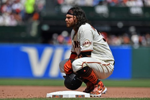 SF Giants take it easy with ailing Crawford after errant throws