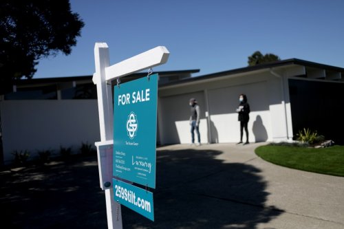 Economic shocks yet to strike Bay Area home prices