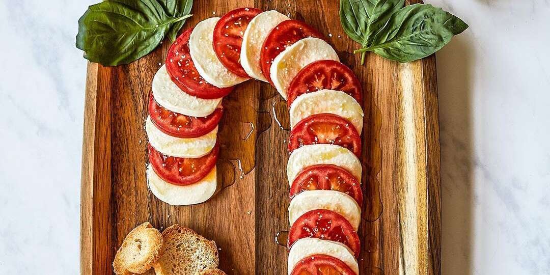 This 5-Ingredient Caprese Candy Cane Board Is the Cutest Holiday Appetizer