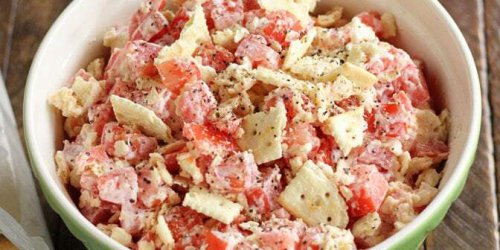 This Classic Southern Tomato Salad Starts With a Sleeve of Saltines