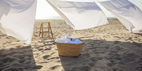 Tired Of Getting Sand Everywhere When Sitting on the Beach? Grab a Fitted Sheet