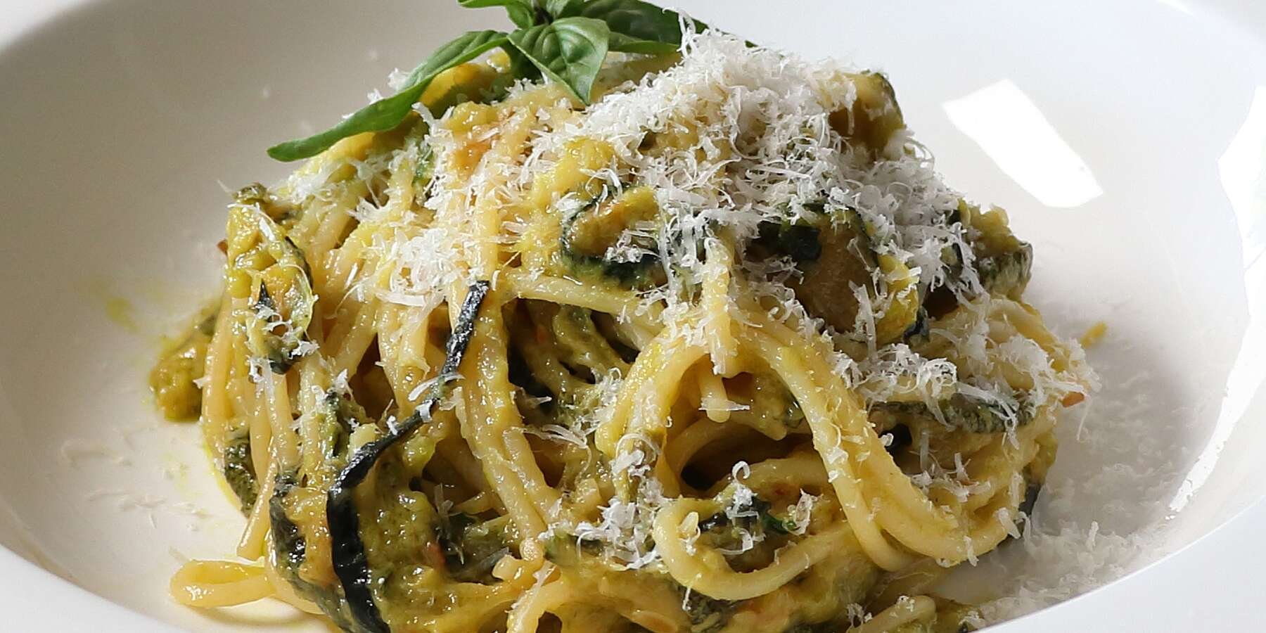 That Zucchini Spaghetti Stanley Tucci Loves (Spaghetti alla Nerano)