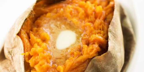 How to Cook a Sweet Potato in the Microwave