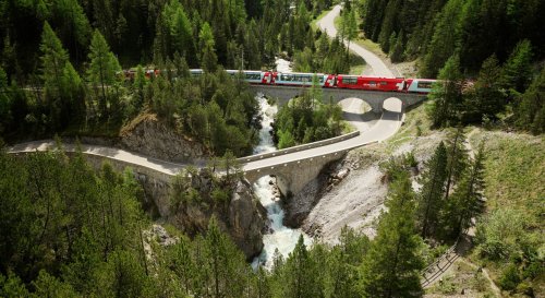Der Glacier Express, Gipfel der Schweizer Bahnen|MERIAN