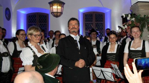 Hohenschwangau: Beim königlichen Starkbieranstich sorgt Kabarettist Wolfgang Krebs für beste Unterhaltung
