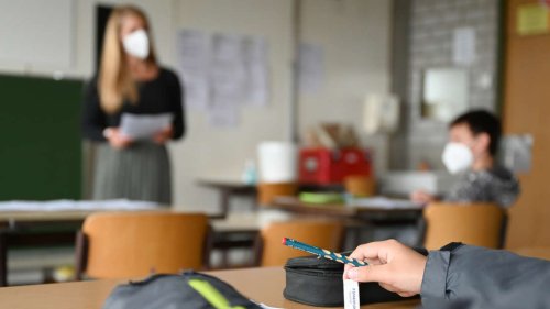 „Massives Ausbruchsgeschehen“ in Schule: Corona als Dienstunfall? Lehrerin aus Franken klagt