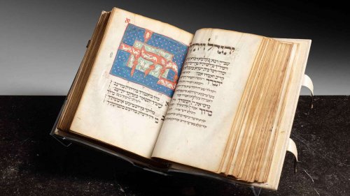 Minutenlanger Wettstreit: Gebetsbuch für 7 Millionen versteigert - es entstand vor 700 Jahren in Bayern