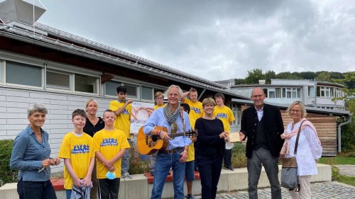 Musikalisches Ständchen: Francis-Band präsentiert zum Schuljubiläum neue CD