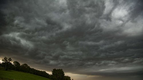 Unwetter ziehen auf Bayern zu: Hagel mit bis zu „vier Zentimeter“ nicht ausgeschlossen - „Tornadogefahr“