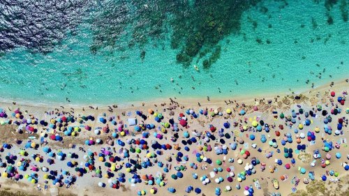 Ranking zeigt überfüllteste Urlaubs-Ziele: Stadt in Italien ganz vorne dabei – Deutsche Orte abgehängt