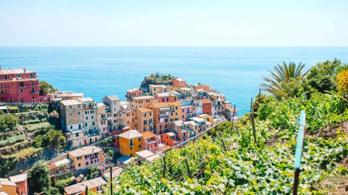 Urlaub an den Cinque Terre geplant? Warum Flip-Flop-Tragen hier Bußgeld kostet