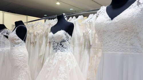 „Du bist billig“: Braut vergrault Gäste noch vor der Hochzeit – Mutter fällt vernichtendes Urteil