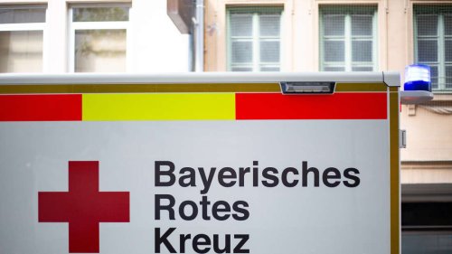Stundenlang vermisst: Fahrradfahrer (22) stürzt in Bach und stirbt