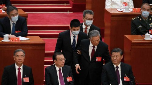 Ex-Staatschef wird abgeführt: Parteitag von Chinas Kommunisten endet mit Eklat
