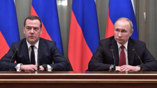 Ex-Präsident und Putin-Vertrauter mit deutlicher Ansage: USA sollen „selbst angekrochen kommen“