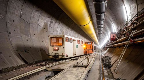 Brennertunnel halbiert Fahrzeit in den Italien-Urlaub: Eröffnung rückt näher – aber in Bayern hakt‘s