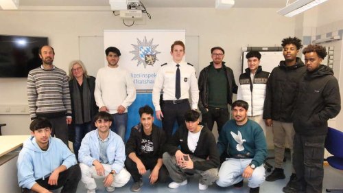 „Niemand soll Angst haben, uns anzusprechen“ – Junge Flüchtlinge besuchen die Polizei