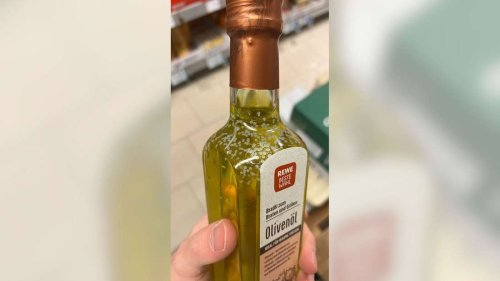 „Was ist das im Olivenöl?“ – Rewe-Mitarbeiter von weißen Flocken verunsichert