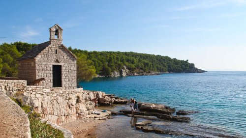 Abwasser-Skandal an der Adria: Kroatien-Hotel leitet Fäkalien ins Meer – Kinder bekommen Hautkrankheit