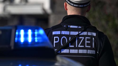 Straßenschlägerei am Tegernsee eskaliert: Männer zerren Autofahrer raus und treten auf Sohn (23) ein