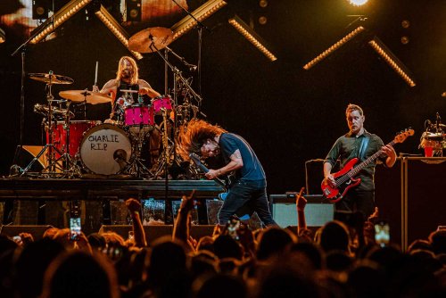 Foo Fighters deliver a “raw, real rock ‘n’ roll show” in Bridgeport | MetalTalk