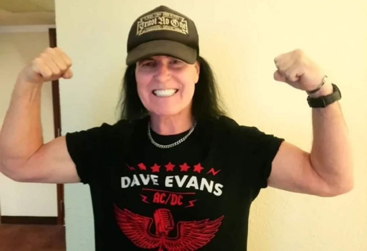 "Il n’y a plus d’humanité" : L’ancien chanteur d’AC/DC dézingue le rock moderne et défend l’émotion brute