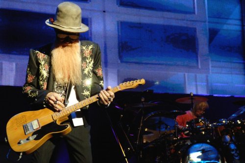 Frank Beard, le batteur emblématique de ZZ Top, contraint de se retirer de la tournée du groupe à cause de son état de santé