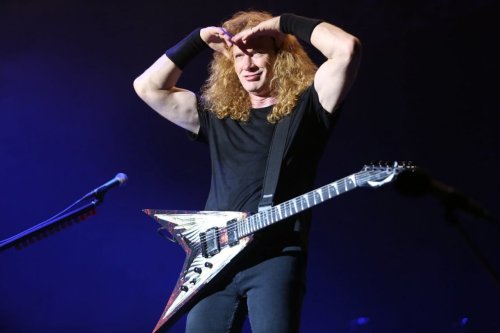 Dave Mustaine de Megadeth dit que les groupes qui utilisent des pistes d'accompagnement alors qu'ils pourraient s'en passer sont "des put*ins de fainéants"