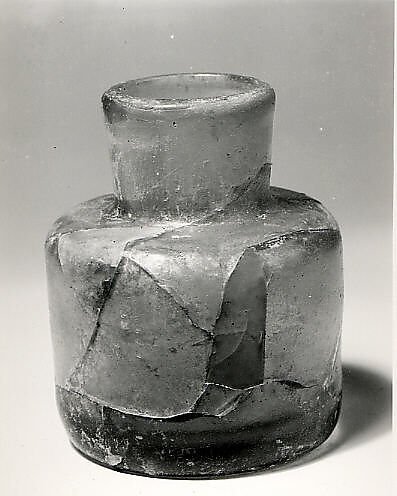 Bottle late 8th–9th century