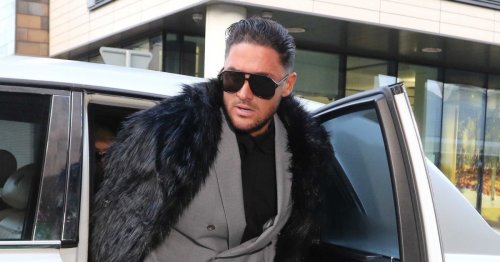 Stephen Bear ‘locked girlfriend out of their hotel room to have sex with someone else,’ court hears