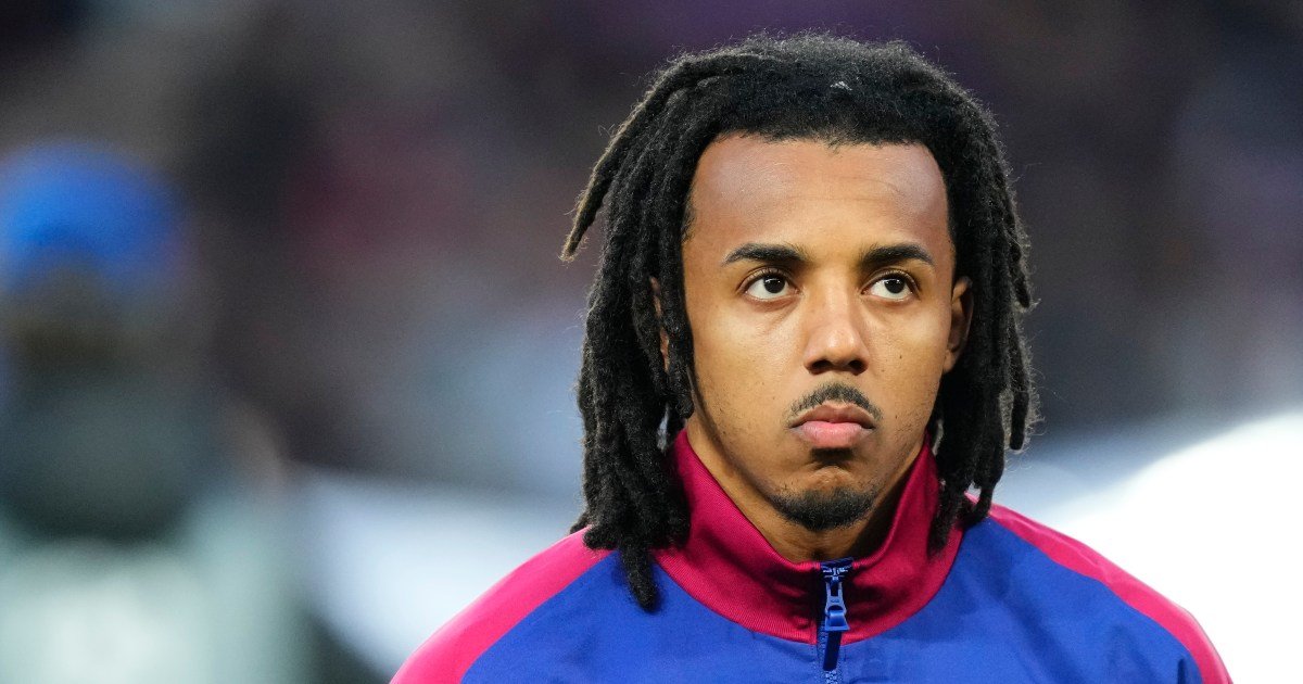 Barcelona star Jules Kounde responds to Chelsea transfer approach
