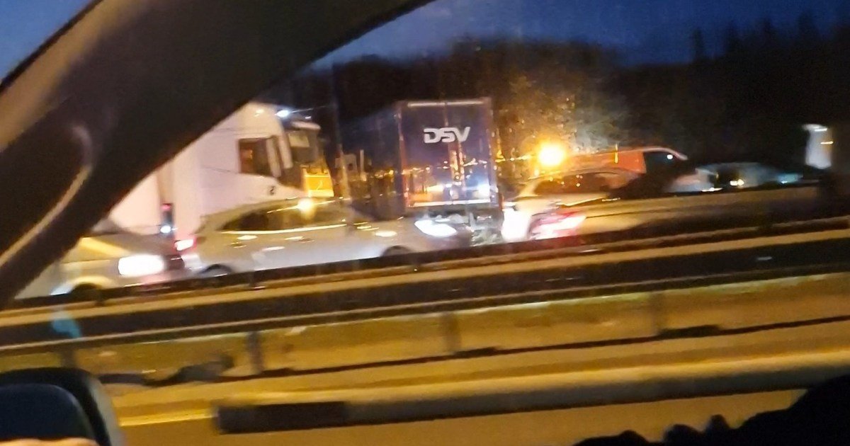Several injured after lorry smashes through motorway reservation into six vehicles