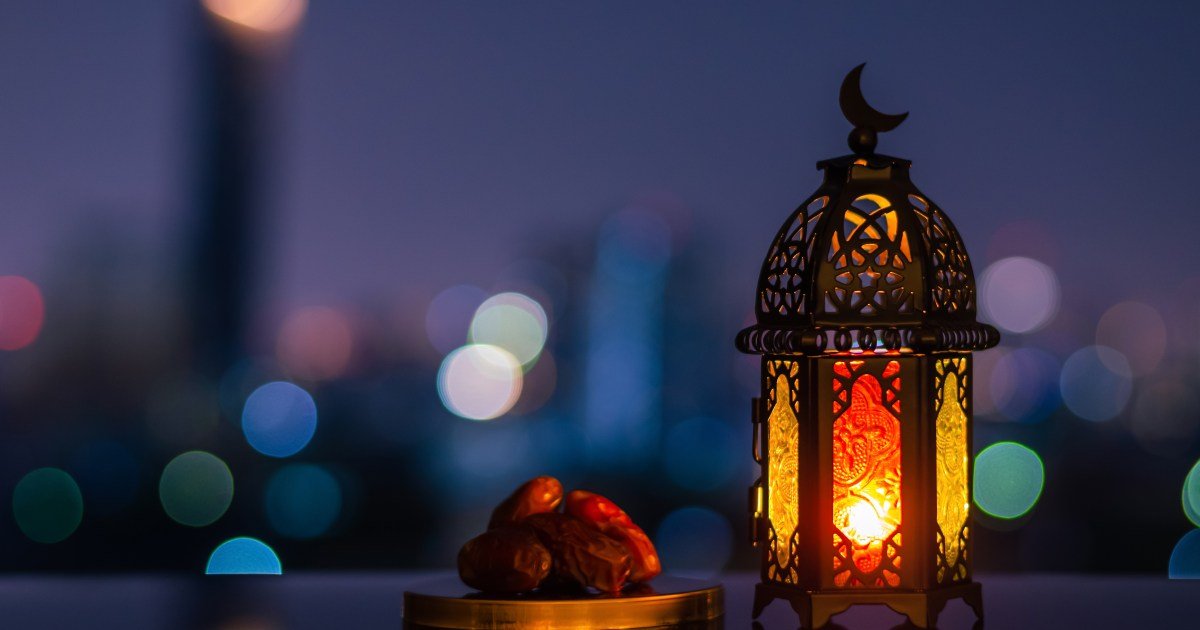 What is the difference between Ramadan Mubarak and Ramadan Kareem?