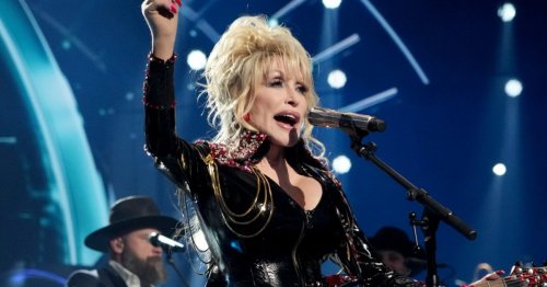 Dolly Parton fans go wild as they realise she always wears skin ...