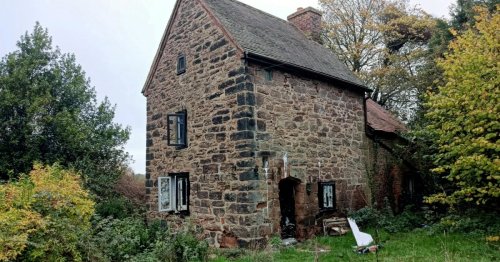 Grade II Listed 16th century cottage to be auctioned with £1 starting bid