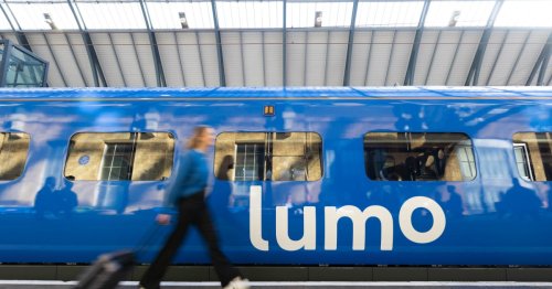 How much does a Lumo train journey between London and Edinburgh cost and how long does it take?