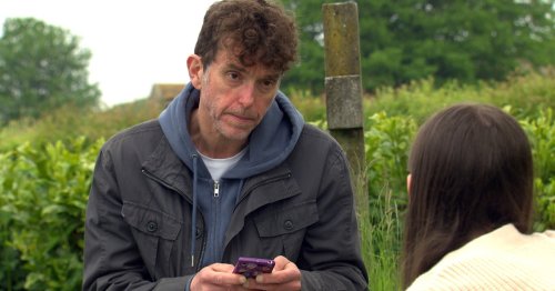 Emmerdale spoilers: Mark Charnock reveals Marlon Dingle’s rage over April Windsor’s trolling terror