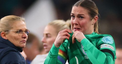 ‘That’ll haunt me for a long time’ – England goalkeeper Mary Earps leaves pitch in tears after ‘letting team down’