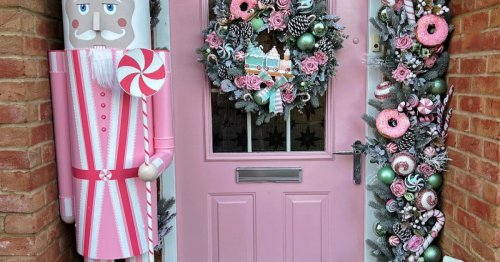 Neighbours are divided over this woman’s elaborate front door Christmas displays