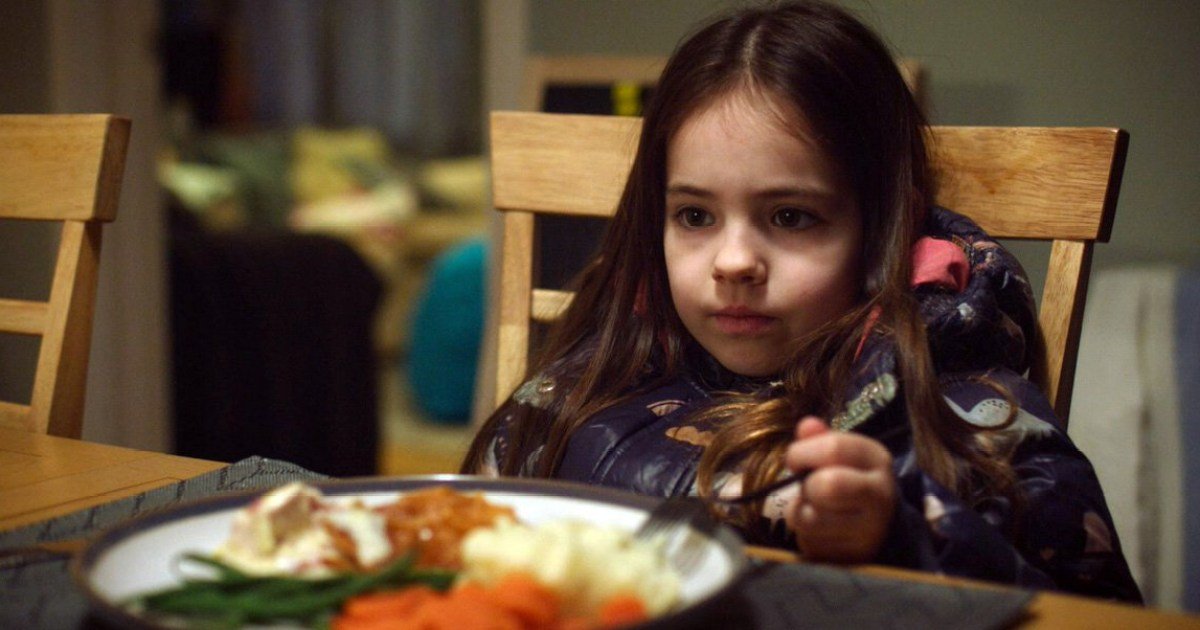 Mollie Winnard clears up fan theory about why Poppy Hepworth always wears coat