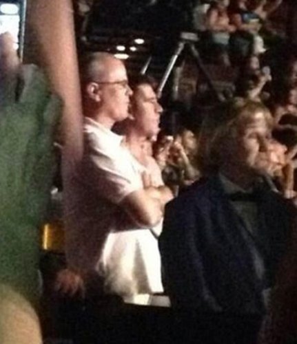 Simon Cowell puts baby woes behind him by surprising One Direction at their Las Vegas concert