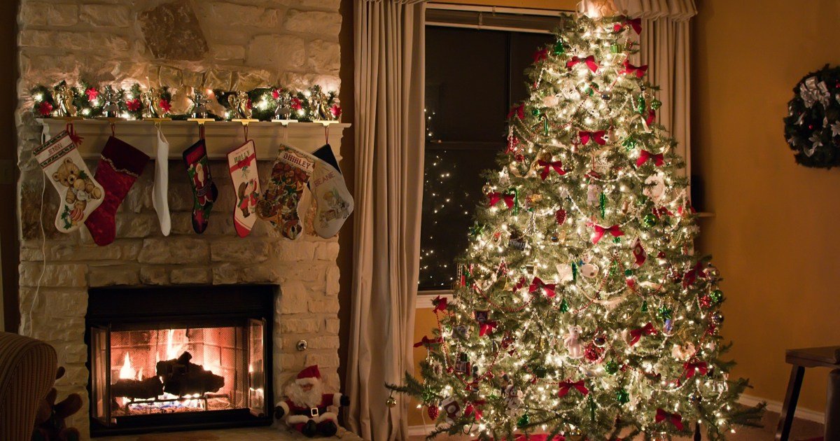 Is it cheaper to buy a real Christmas tree or a fake one?