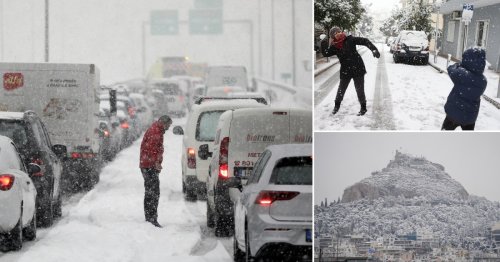 Severe sub-zero weather brings huge snowfall to Athens – and snowball fights in the streets